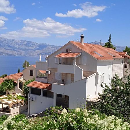 Apartments Postira Brac Экстерьер фото