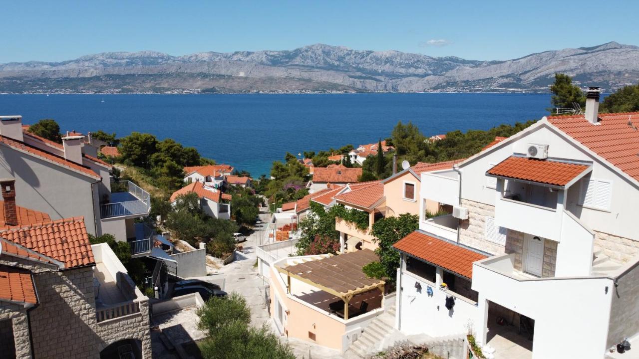 Apartments Postira Brac Экстерьер фото